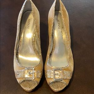 Alfani snake skin heels 8